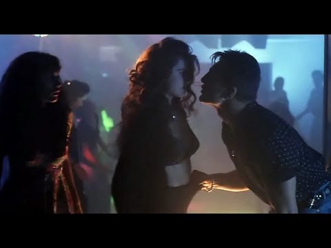 "Extasi Extano" de Chimo Bayo en la película "Jamón, Jamón" (Bigas Luna, 1992)