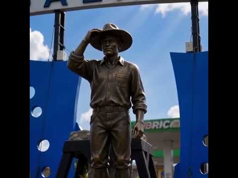 ¿ Te gustaría Encontrarte con esta Estatua en la próxima visita a Salitre ?