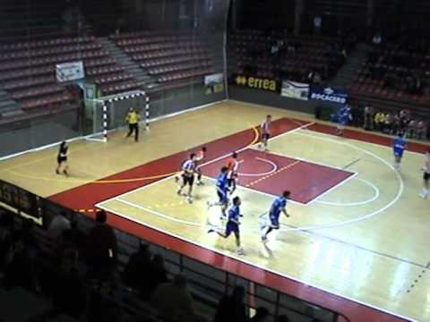 B.M. TORRELAVEGA 34 - 32 S.D. TEUCRO