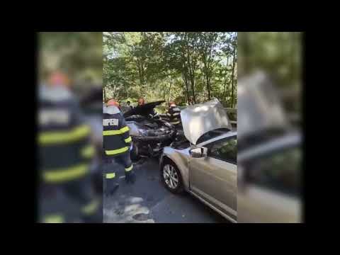 Accident cu 5 mașini implicate și 4 răniți pe DN 7 | novatv.ro