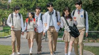 Garota japonesa se muda pra escola coreana, sofre bullying e é defendida pelos garotos populares