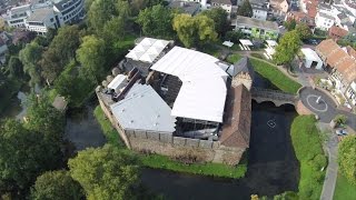 preview picture of video 'Wasserburg Bad Vilbel, Burgfestspiele (DJI F450, Zenmuse H3-3D, GoPro Hero3+)'