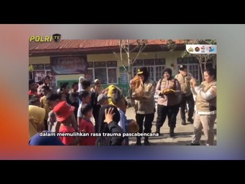 POLRI HIBUR ANAK-ANAK KORBAN BANJIR SUMBAR