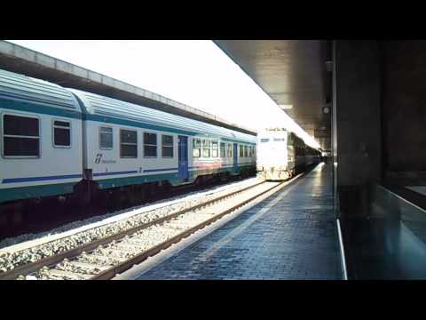 E656.024 in partenza con l' IC 703 "Castel del Monte" Roma Termini - Bari Centrale