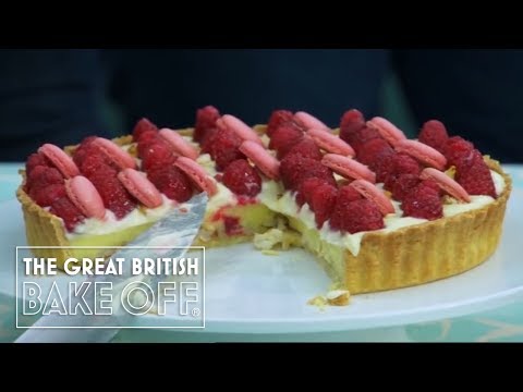 Paul Hollywood & Mary Berry check for soggy bottoms | The Great British Bake Off