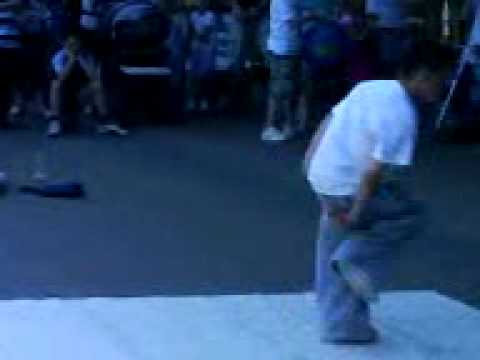 Kelsey, Jemma & Katies festival. EllisAnd Elliot Performing for us.