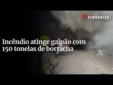 Incêndio atinge três galpões em Betim, Minas Gerais