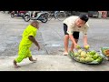 You will laugh 😂 Cutis naughty secretly track dad go market