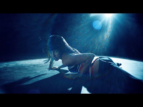Julia Wieniawa - Mi nie żal (Official Video)