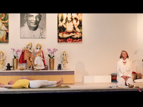Yogastunde mit Beate - Yoga Vidya Live, 24.04.2022, 16:30 Uhr