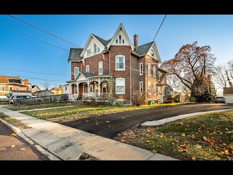 128 N 4th Ave l Fantastic Home For Sale In Royersford, PA 19468 l Holly Gross Group