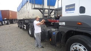 Hélio Resan chegando depois do Test-Drive no Ford Cargo 2842 6x2