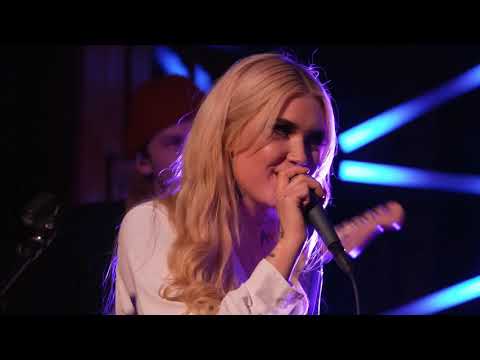Ängie - Silver Sadness (Live @ Zound Stage)
