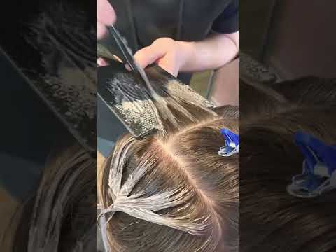 Un #balayage avec de la #couleur et non de la #decoloration ! #hair #coiffure #hairstyle #blonde