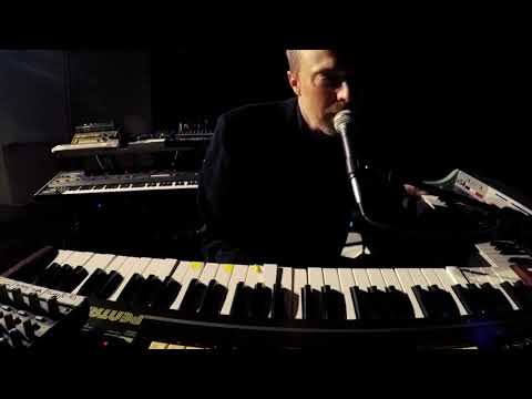 RVDS - Rolands Night Walk (Live)