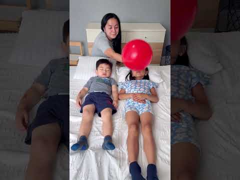 Brother pacifies crying sister 🎈🤣😱👧🏻👶🏻