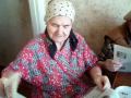 Бабушка рядышком с дедушкой 