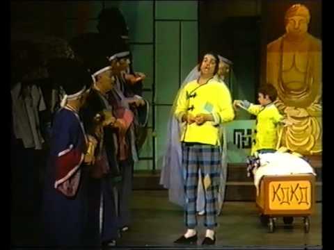 Behold the Lord High Executioner - The Mikado (1989)