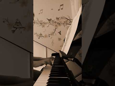 Auf uns Piano Performance Video