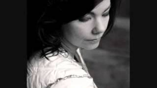 Björk - Harm of Will (backwards/reversed)