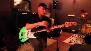 Billy Sheehan talks about &quot;Eat&#39;em And Smile&quot;