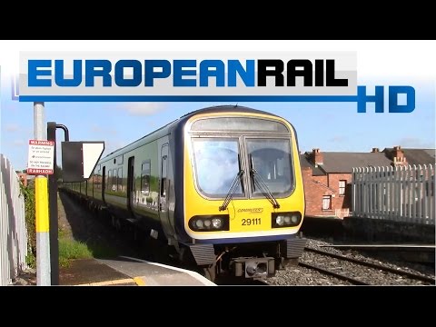 Iarnród Éireann Irish Rail Commuter 29000 DMU 29020 + 29011 arrives & departs Drumcondra Station