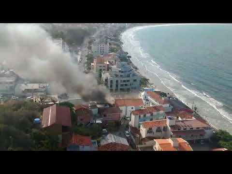 Incêndio destrói parte do salão paroquial do Santinho, no Norte da Ilha