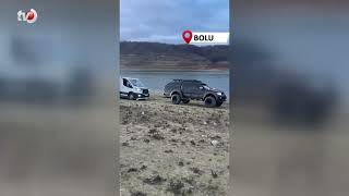 Çamura Saplanan Oto Kurtarıcıyı Pikap Kurtardı