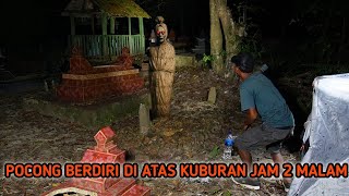 Download lagu HORROR‼️POCONG STANDING ON A GRAVE IN THE MIDDLE OF THE NIGHT IS CLEARLY VISIBLE mp3