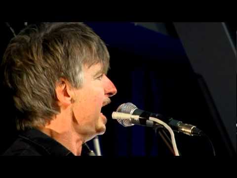 Crowded House - Distant Sun (Live at Amoeba)