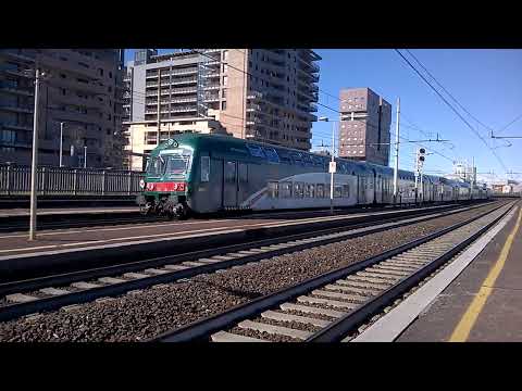 E464 274+6 2 piani Trenord - Milano Greco 01/04/2015