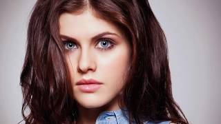 Alexandra Daddario's Most Sexy Collection Of HD Wallpapers