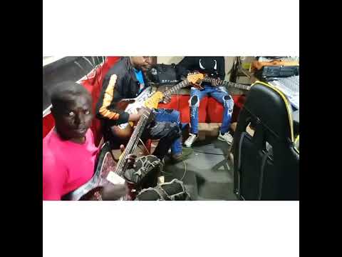 Studio session// kitema tsunami playing Rythym guitar 🎸 titi man solo bass kitheini