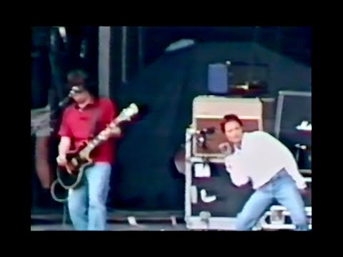 Unseen Cranberries Concert: 1995's Cardiff Arms Park, Whales, opening for REM
