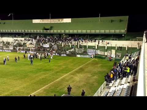 Festejo de los jugadores de Sport Pacífico ante Estudiantes por Copa Argentina