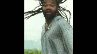 Tony Rebel - one hand caan clap