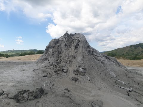 Vulcanii Noroiosi si Babele de la Ulmet - Obiective turistice Buzau