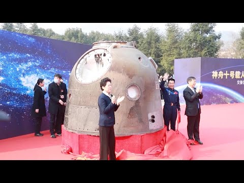 Módulo de reentrada da espaçonave tripulada chinesa Shenzhou-10 se instala na província de Hunan