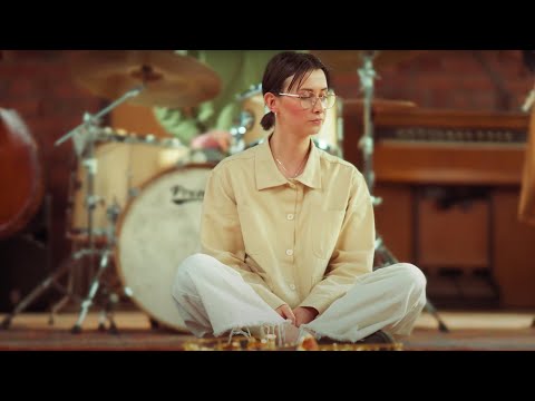 Jasmine Myra – Horizons (Official Video)