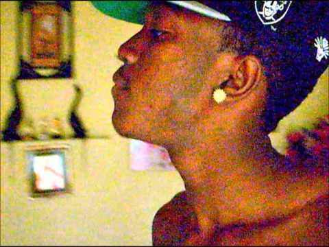 DAVID BROWN -JIGGLE DAT BUMBUM (DANCEHALL 2014)