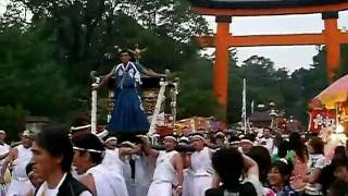 preview picture of video 'Usa Shrine Summer Festival O Mikoshi - August 1, 2009'