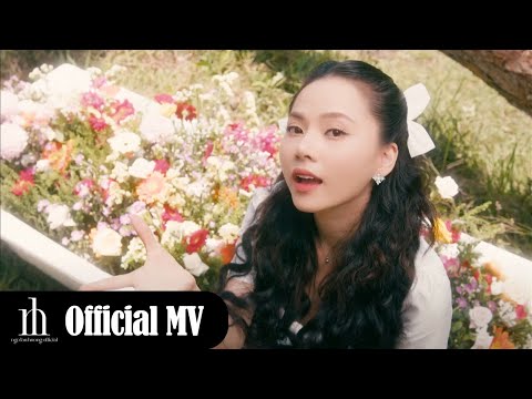 Thể hiện bởi Ngô Lan Hương