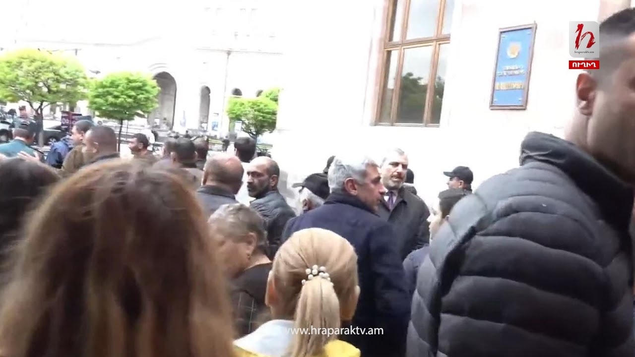 #Ուղիղ. Ազատում զոհված զինծառայողների հարազատների բողոքի ակցիան