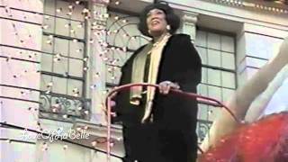 Patti LaBelle at Macy&#39;s Thanksgiving Day Parade (1990)