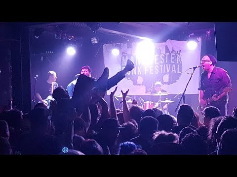 Iron Chic (live @ Manchester Punk Festival, 21/04/2018)