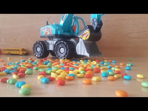 CARS AND TRUCKS - Crane Truck  With A Lot Of Candy |Part 1| by HT BabyTV Video
