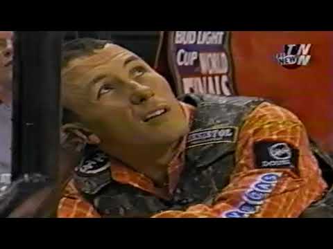 Outlaw bucks J.W. Hart - 02 PBR Finals