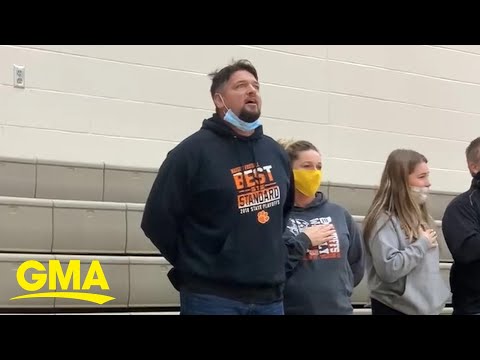 This Dad belting the national anthem has us in tears