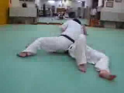 日本拳法・拳剛塾　稽古の締めの寝技1