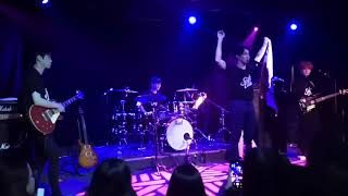 South Club - Grown Up + I Got The Blues [Live in Prague]